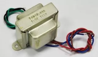 Fender Output Transformer - Fender Deluxe Reverb - Princeton Reverb (2x 6V6GT, 8 Ohms )