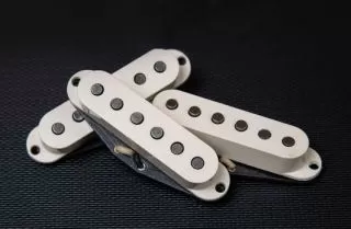 Joe Bonamassa 63 Cradle Rock Strat Set - White